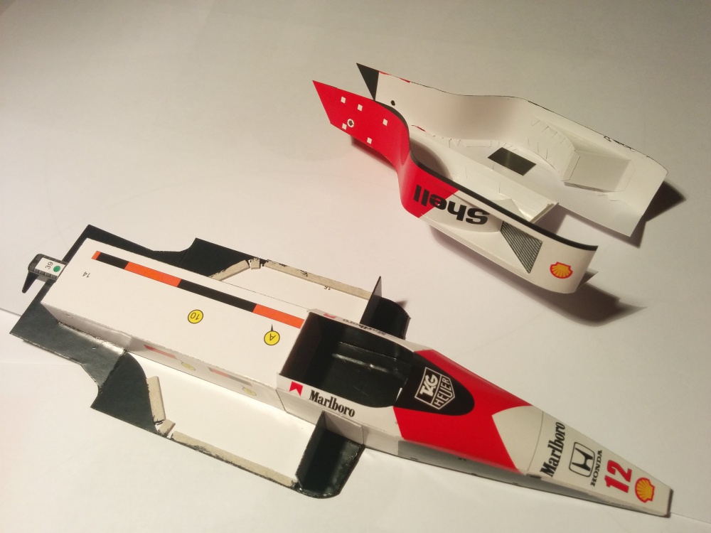 McLaren MP4/4 1988 (A.Senna) (Plná velikost v novém okně) McLaren MP4/4 1988 (A.Senna)