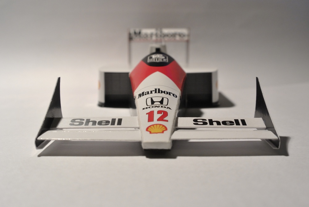 McLaren MP4/4 1988 (A.Senna) (Plná velikost v novém okně) McLaren MP4/4 1988 (A.Senna)