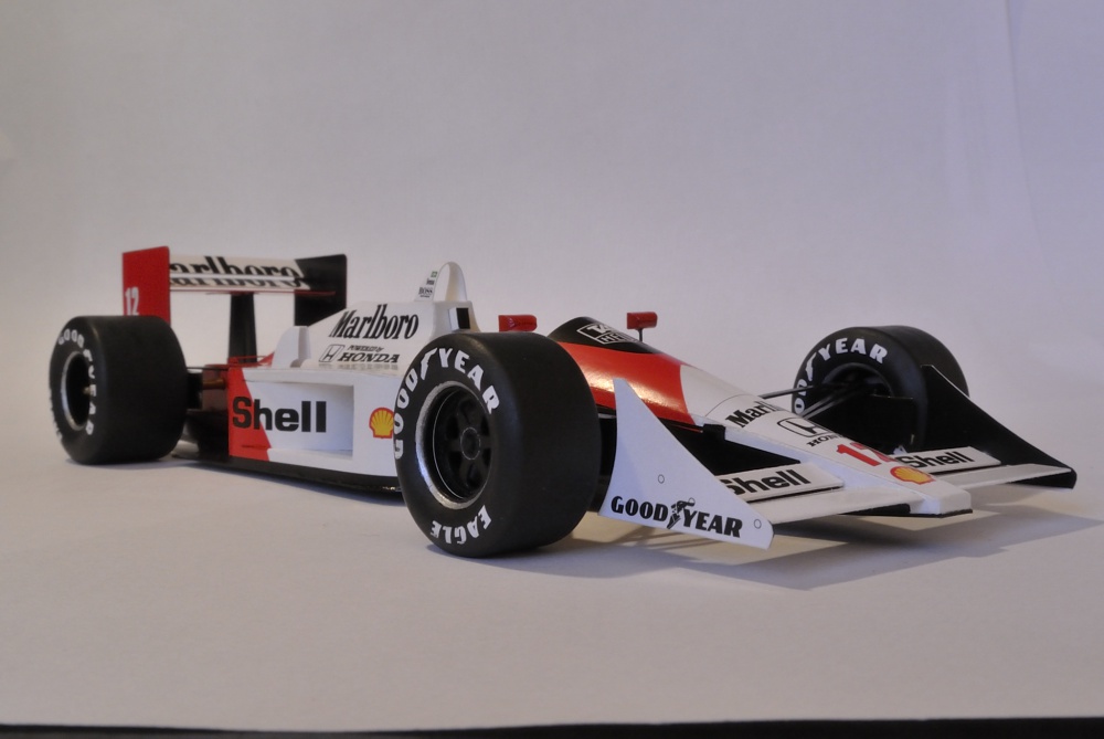 McLaren MP4/4 1988 (A.Senna) (Plná velikost v novém okně) McLaren MP4/4 1988 (A.Senna)