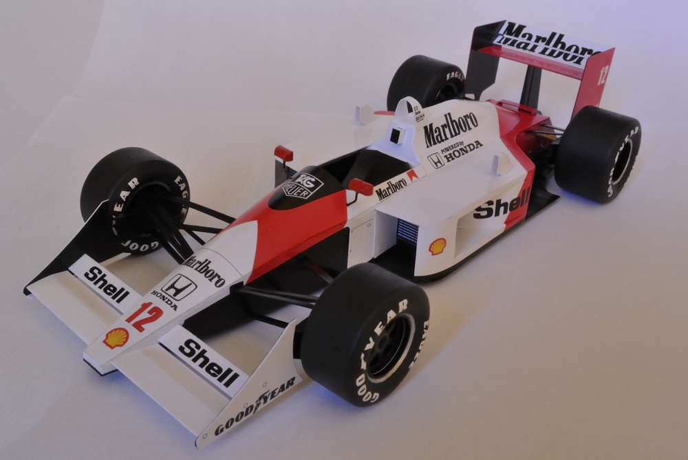 McLaren MP4/4 1988 (A.Senna) (Plná velikost v novém okně) McLaren MP4/4 1988 (A.Senna)