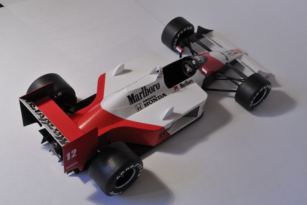 McLaren MP4/4 1988 (A.Senna) (Plná velikost v novém okně) McLaren MP4/4 1988 (A.Senna)