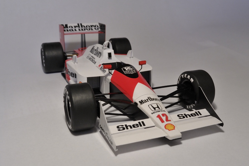McLaren MP4/4 1988 (A.Senna) (Plná velikost v novém okně) McLaren MP4/4 1988 (A.Senna)