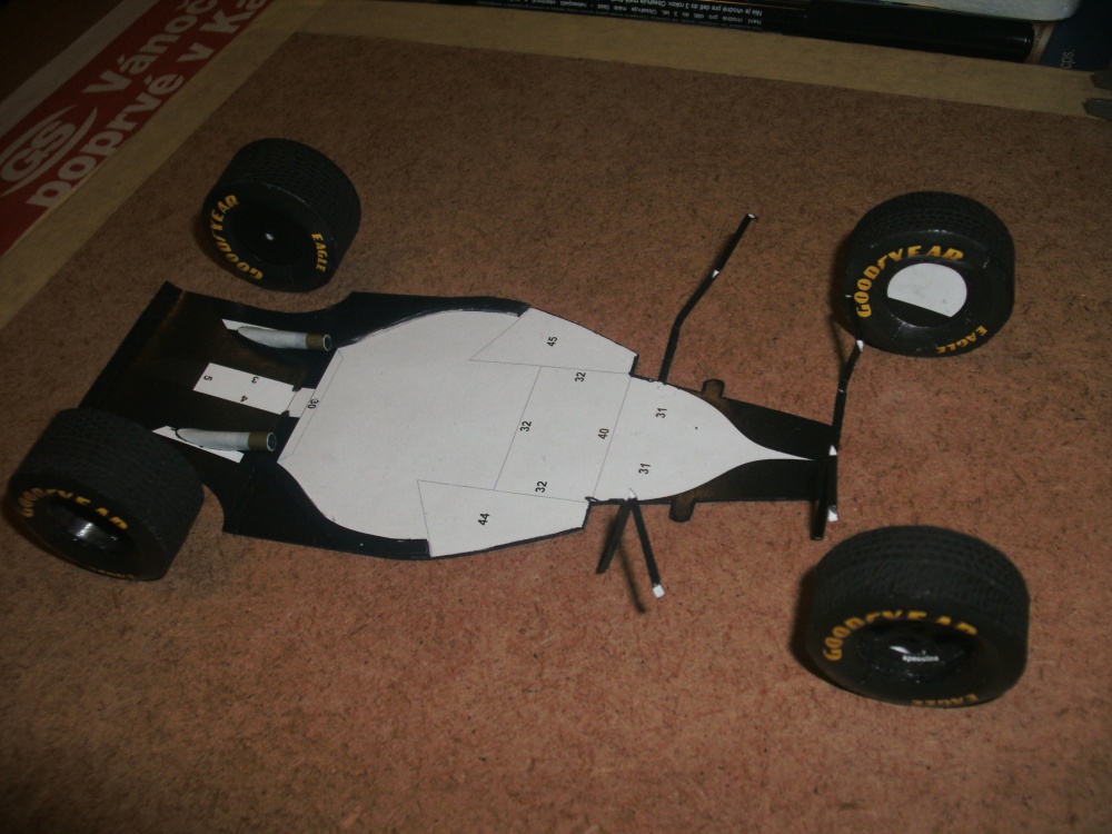 McLaren MP4/8 A. Senna (Plná velikost v novém okně) McLaren MP4/8 A. Senna