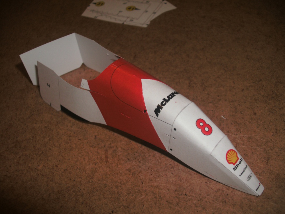 McLaren MP4/8 A. Senna (Plná velikost v novém okně) McLaren MP4/8 A. Senna