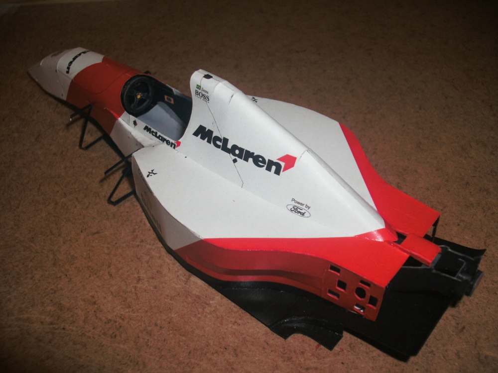 McLaren MP4/8 A. Senna (Plná velikost v novém okně) McLaren MP4/8 A. Senna