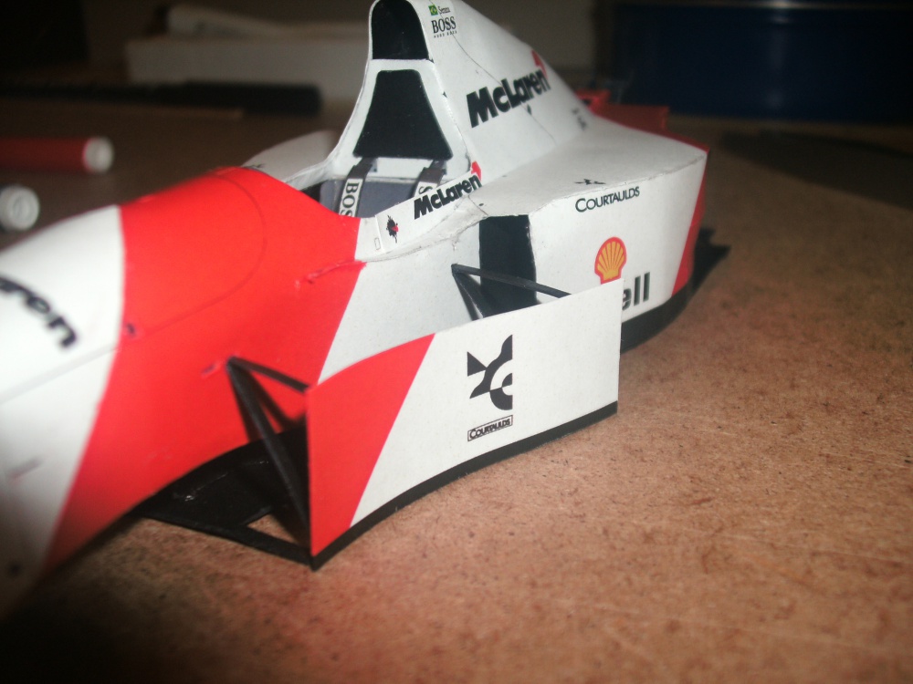 McLaren MP4/8 A. Senna (Plná velikost v novém okně) McLaren MP4/8 A. Senna