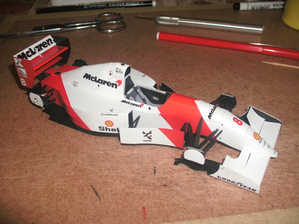 McLaren MP4/8 A. Senna (Plná velikost v novém okně) McLaren MP4/8 A. Senna