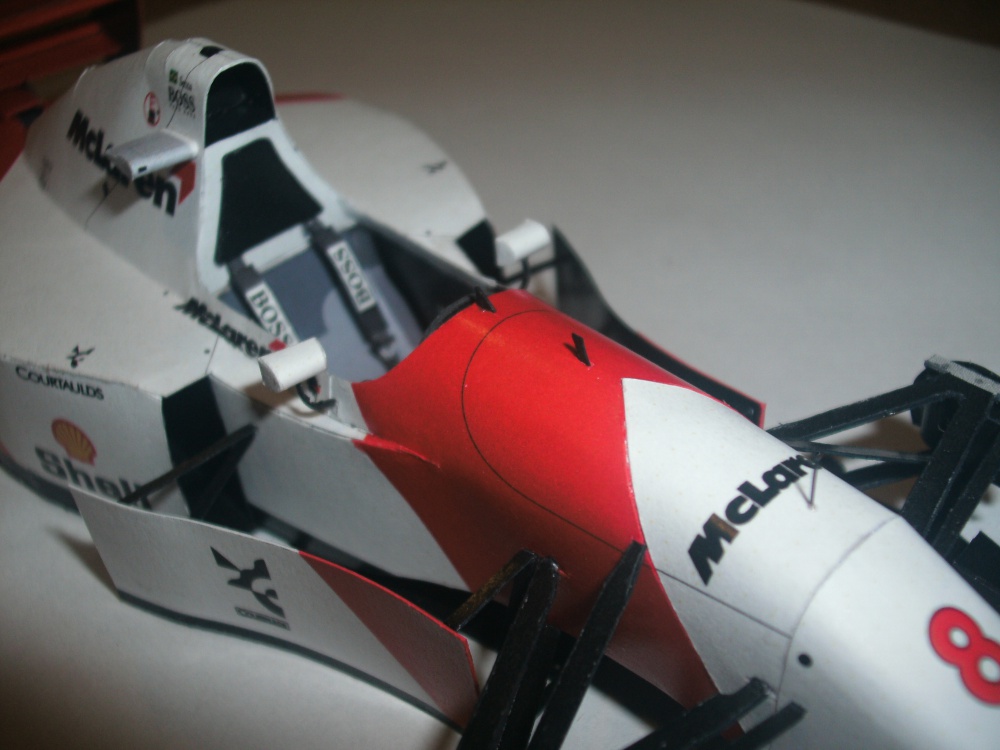 McLaren MP4/8 A. Senna (Plná velikost v novém okně) McLaren MP4/8 A. Senna