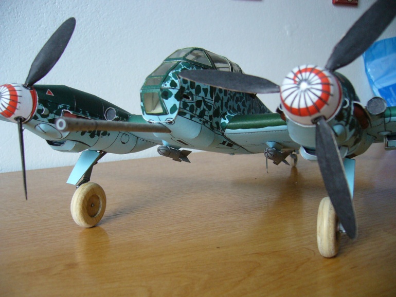 Me-410 (Plná velikost v novém okně) Me-410
