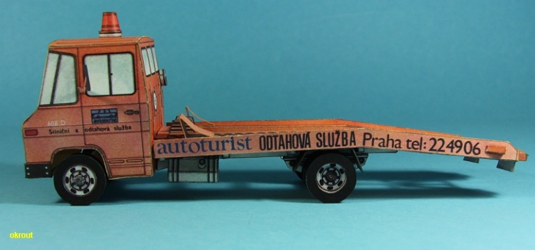 Mercedes 608 D (Plná velikost v novém okně) Mercedes 608 D