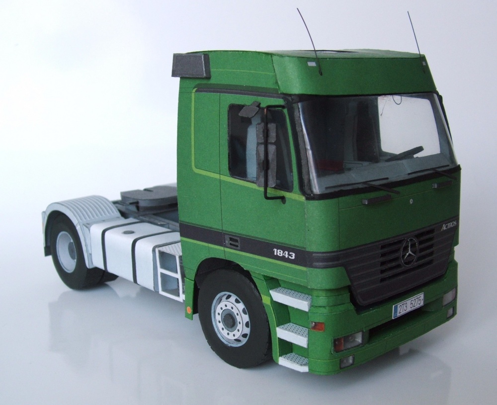 Mercedes-Benz Actros 1843 se skl�p��kov�m n�v�sem