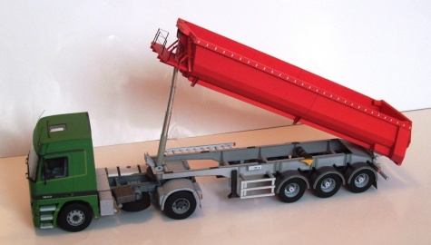 Mercedes-Benz Actros 1843 se skl�p��kov�m n�v�sem