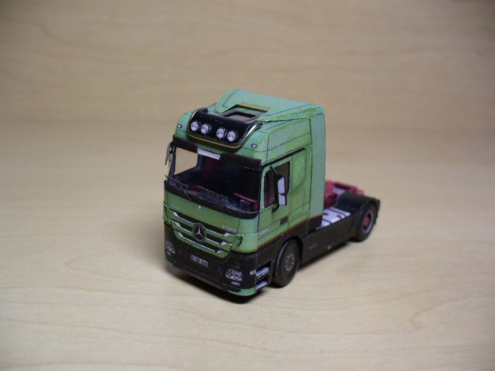 Mercedes Benz Actros 1860 4x2 Trust Edition/1:100 (Kinza) (Plná velikost v novém okně) Mercedes Benz Actros 1860 4x2 Trust Edition/1:100 (Kinza)