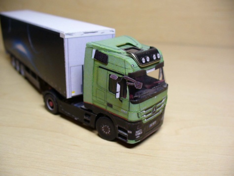 Mercedes Benz Actros 1860 4x2 Trust Edition/1:100 (Kinza)