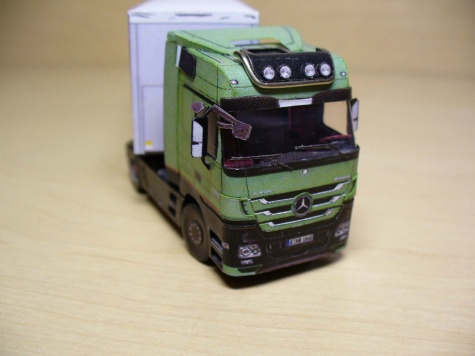 Mercedes Benz Actros 1860 4x2 Trust Edition/1:100 (Kinza)