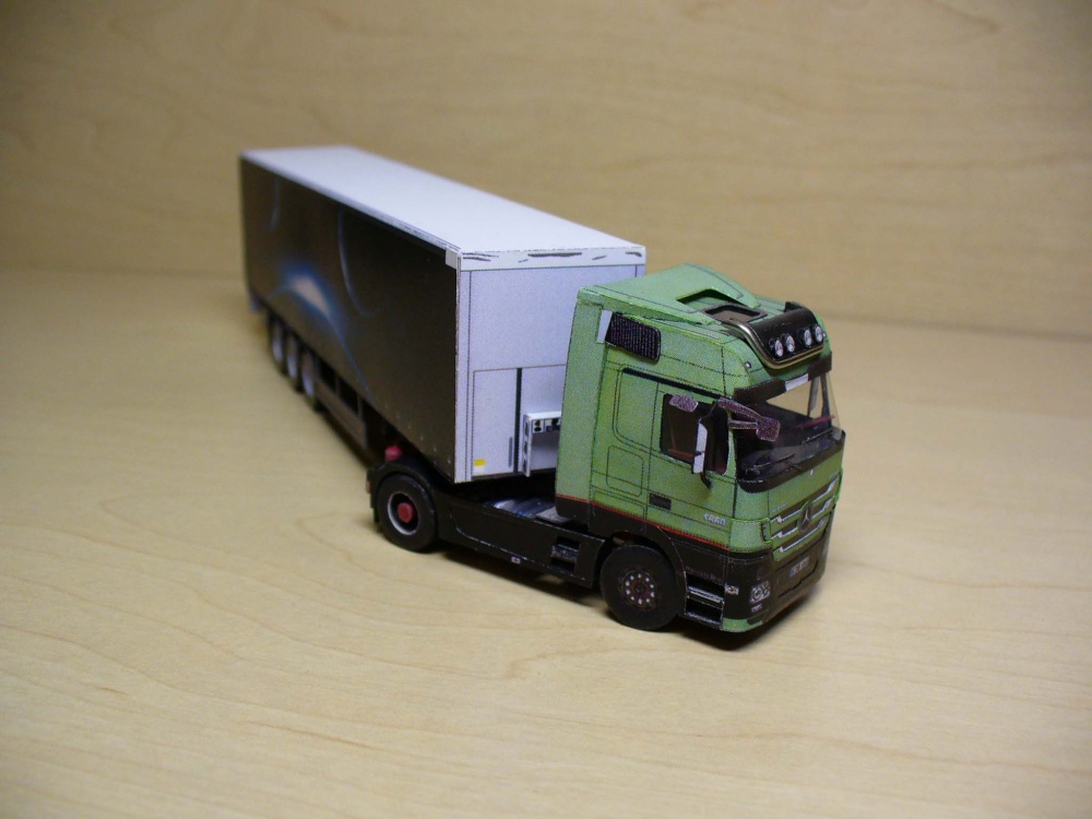 Mercedes Benz Actros 1860 4x2 Trust Edition/1:100 (Kinza) (Plná velikost v novém okně) Mercedes Benz Actros 1860 4x2 Trust Edition/1:100 (Kinza)