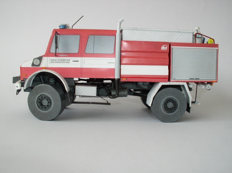 Mercedes-Benz Unimog U5000 CAS 24 (Plná velikost v novém okně) Mercedes-Benz Unimog U5000 CAS 24