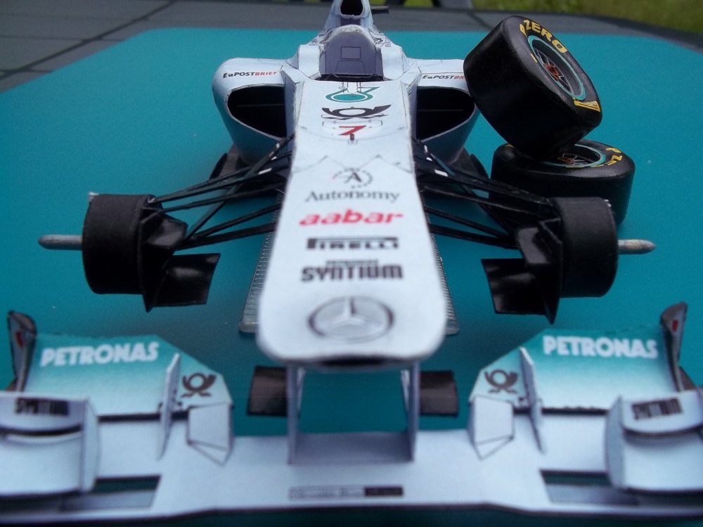 Mercedes GP02 (Plná velikost v novém okně) Mercedes GP02