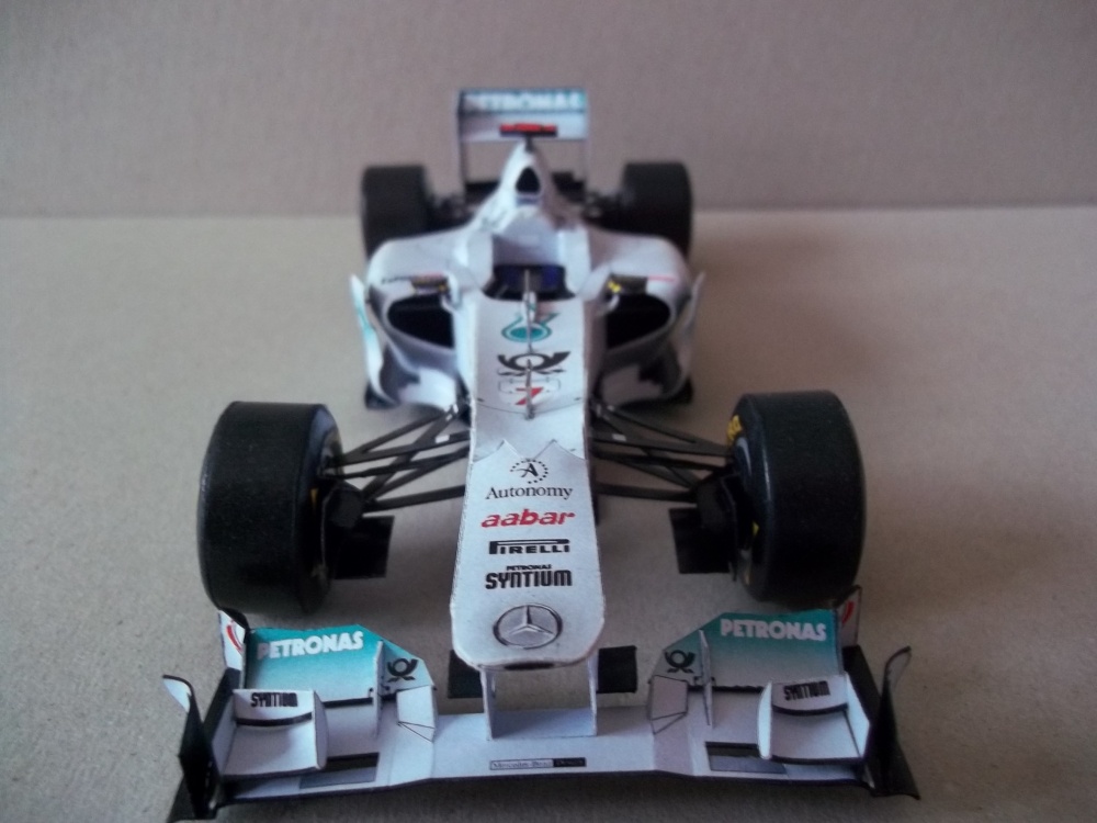 Mercedes GP02 (Plná velikost v novém okně) Mercedes GP02