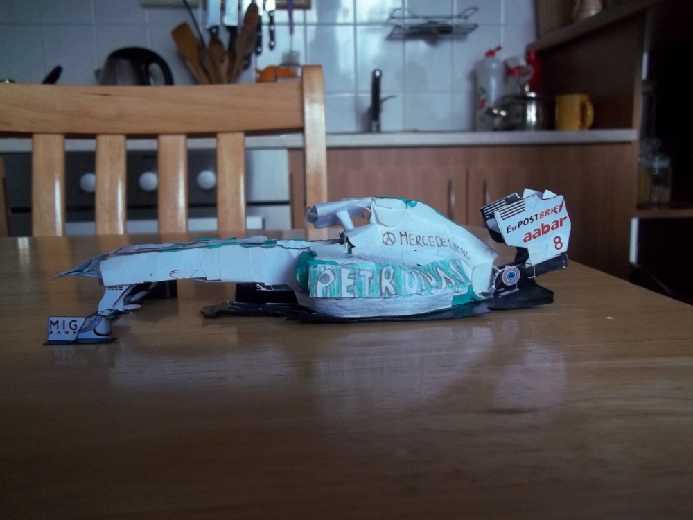 Mercedes GP02 (Plná velikost v novém okně) Mercedes GP02
