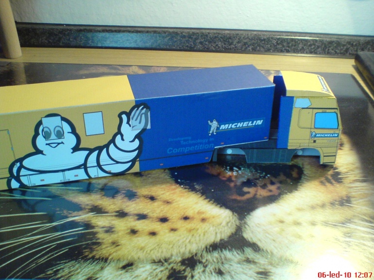 Mercedes-Michelin motorhome (Plná velikost v novém okně) Mercedes-Michelin motorhome