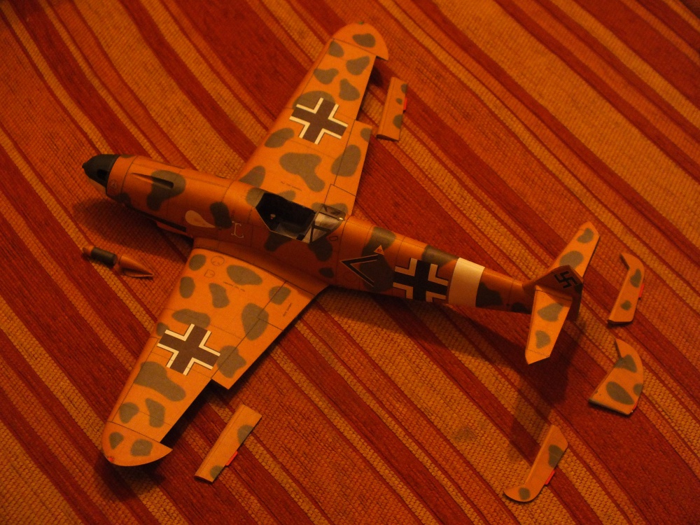 Messerschmit Bf-109 G (Plná velikost v novém okně) Messerschmit Bf-109 G