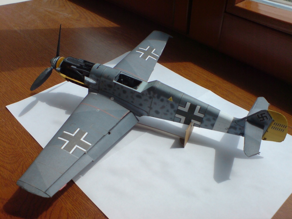 Messerschmitt Bf 109E-7/Trop. (Pln� velikost v nov�m okn�) Messerschmitt Bf 109E-7/Trop.