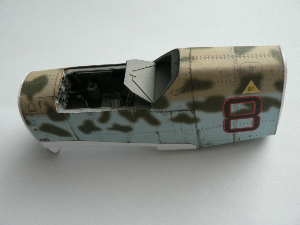 Messerschmitt Bf 109E-7 (Plná velikost v novém okně) Messerschmitt Bf 109E-7