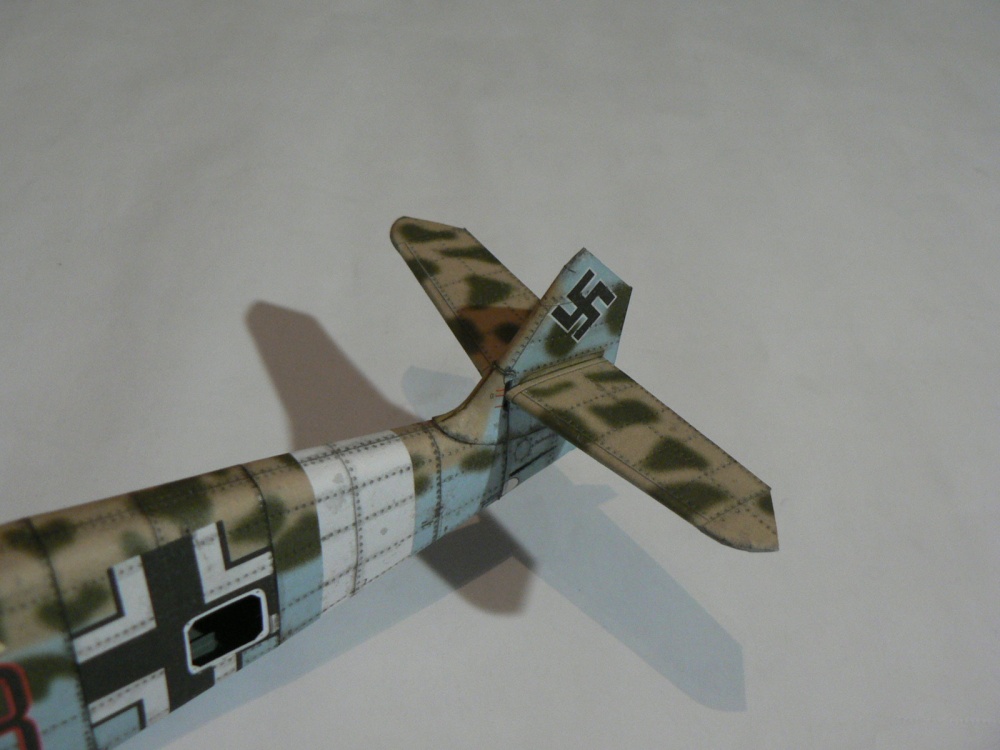 Messerschmitt Bf 109E-7 (Plná velikost v novém okně) Messerschmitt Bf 109E-7