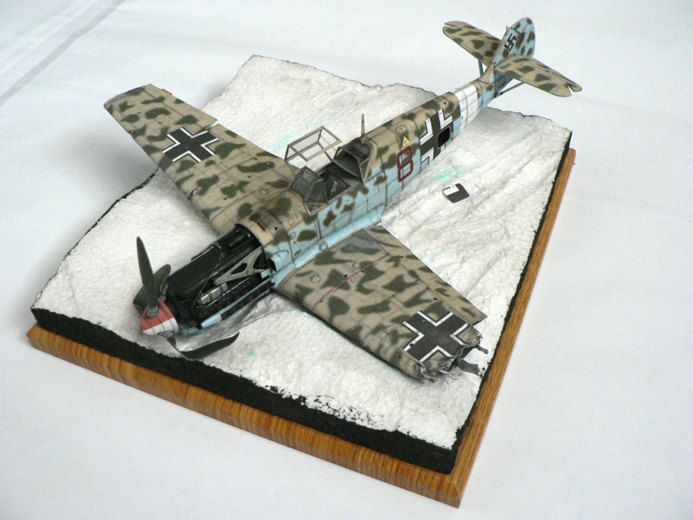Messerschmitt Bf 109E-7 (Plná velikost v novém okně) Messerschmitt Bf 109E-7
