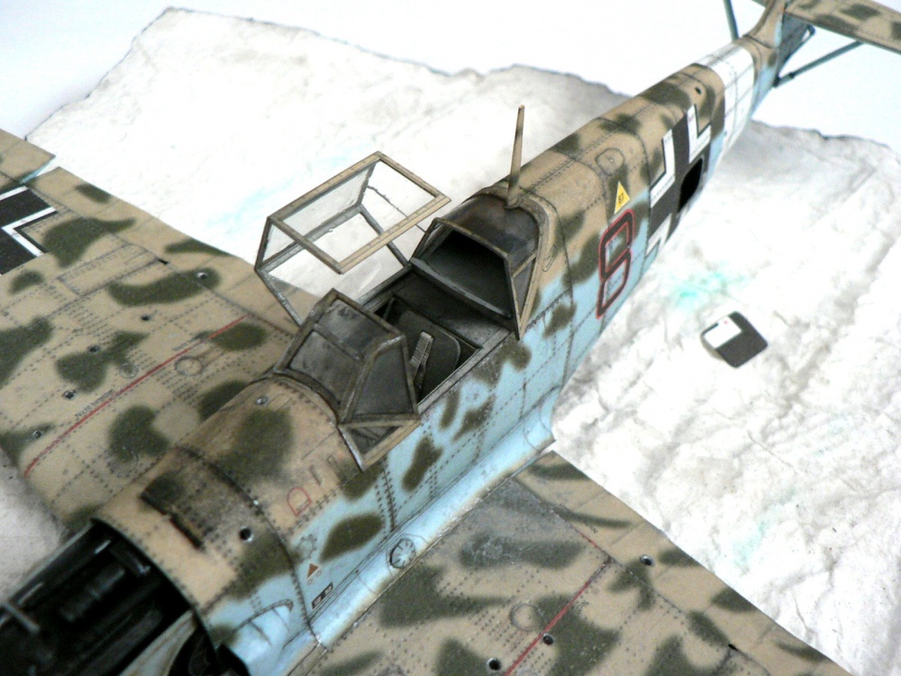 Messerschmitt Bf 109E-7 (Plná velikost v novém okně) Messerschmitt Bf 109E-7