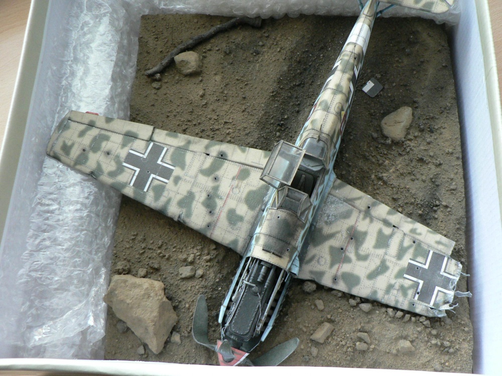 Messerschmitt Bf 109E-7 (Plná velikost v novém okně) Messerschmitt Bf 109E-7