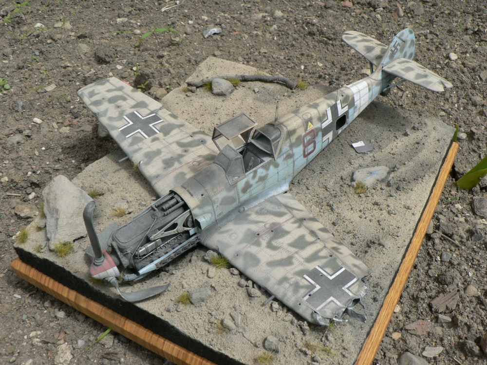 Messerschmitt Bf 109E-7 (Plná velikost v novém okně) Messerschmitt Bf 109E-7