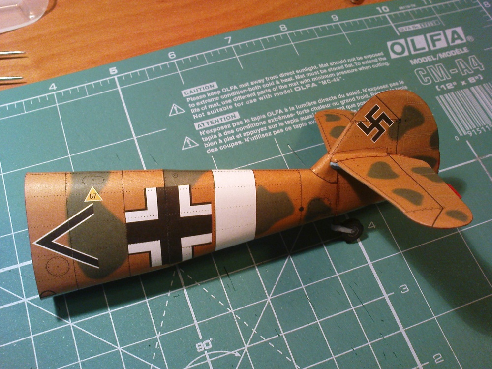 Messerschmitt Me 109g - 2/trop (Plná velikost v novém okně) Messerschmitt Me 109g - 2/trop