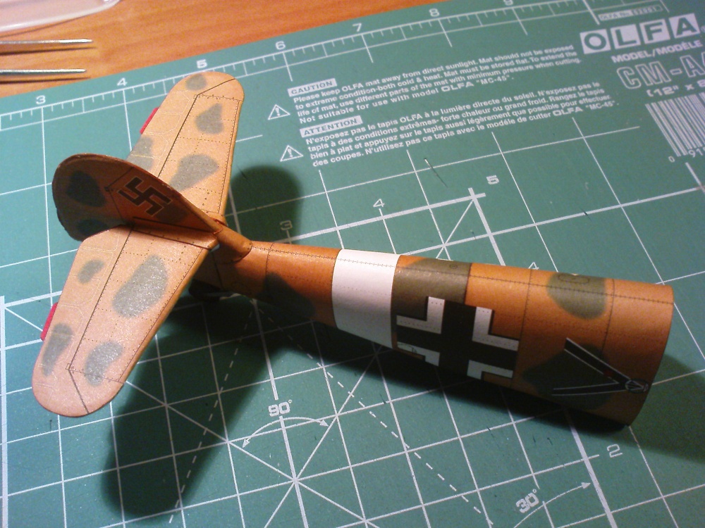 Messerschmitt Me 109g - 2/trop (Plná velikost v novém okně) Messerschmitt Me 109g - 2/trop