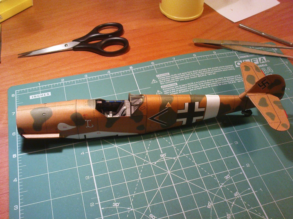 Messerschmitt Me 109g - 2/trop (Plná velikost v novém okně) Messerschmitt Me 109g - 2/trop