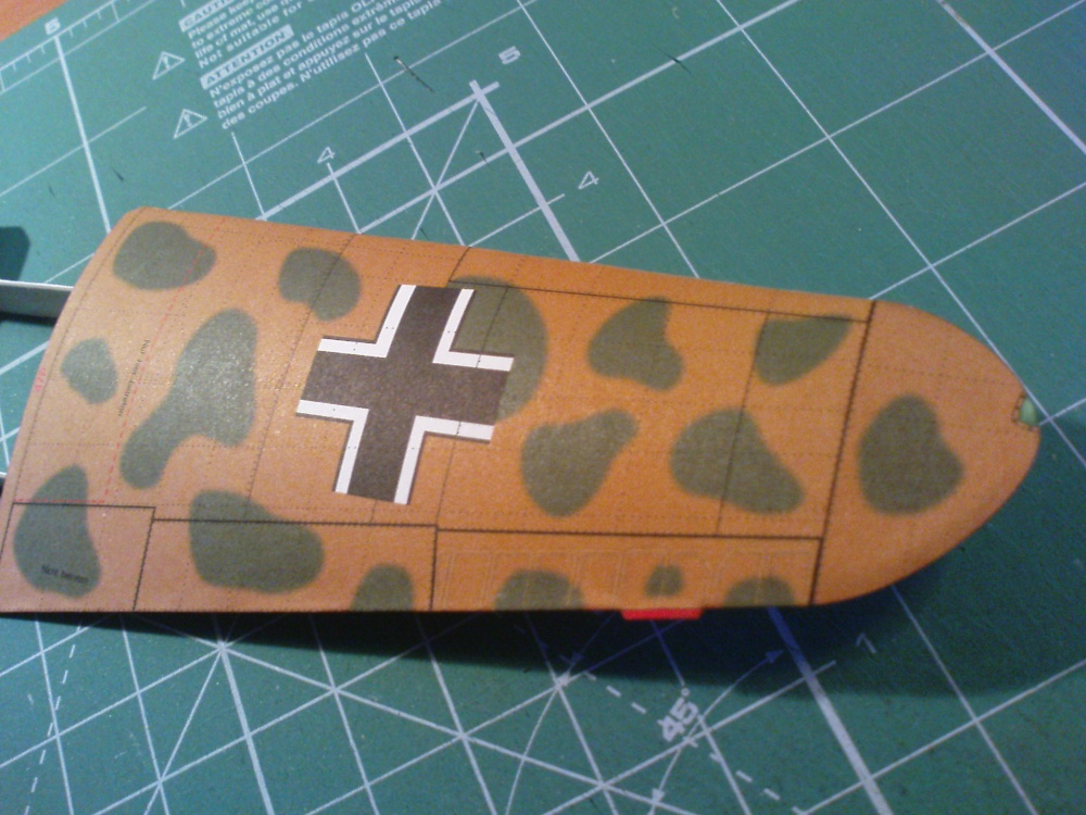 Messerschmitt Me 109g - 2/trop (Plná velikost v novém okně) Messerschmitt Me 109g - 2/trop