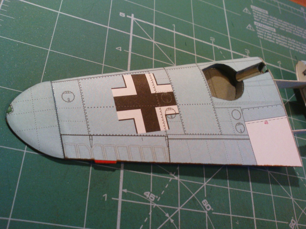Messerschmitt Me 109g - 2/trop (Plná velikost v novém okně) Messerschmitt Me 109g - 2/trop