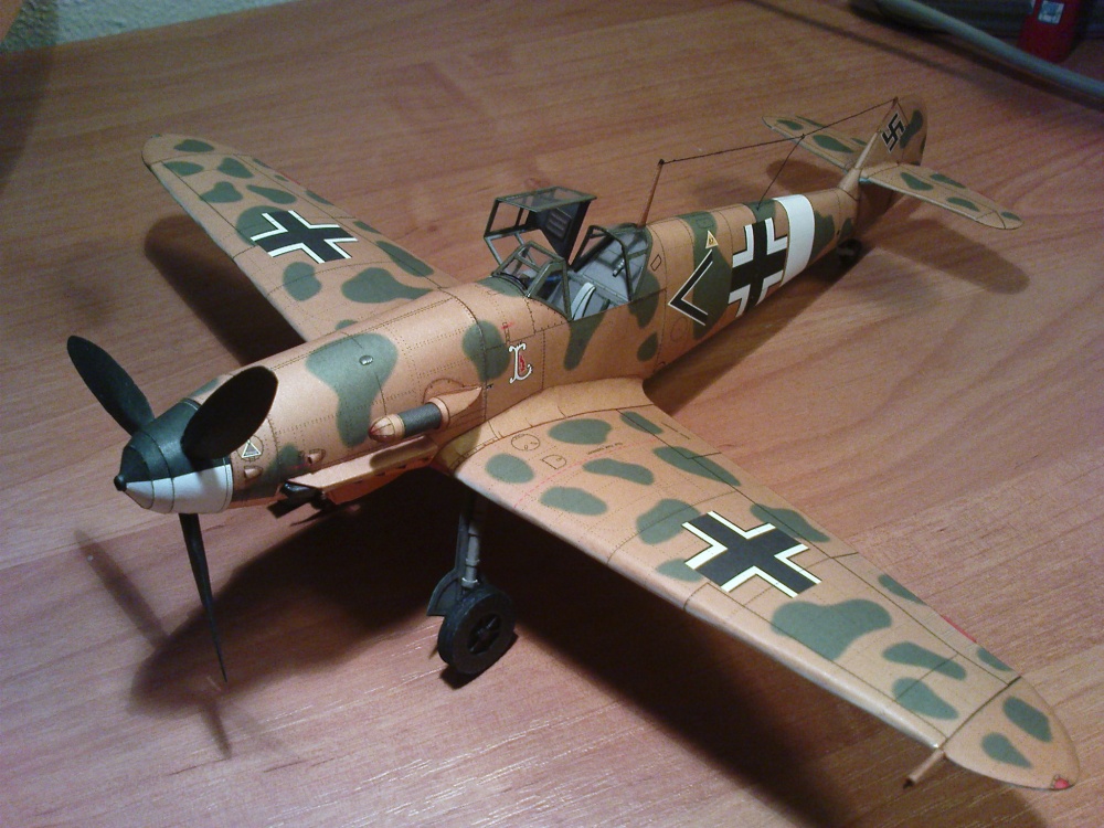 Messerschmitt Me 109g - 2/trop (Plná velikost v novém okně) Messerschmitt Me 109g - 2/trop