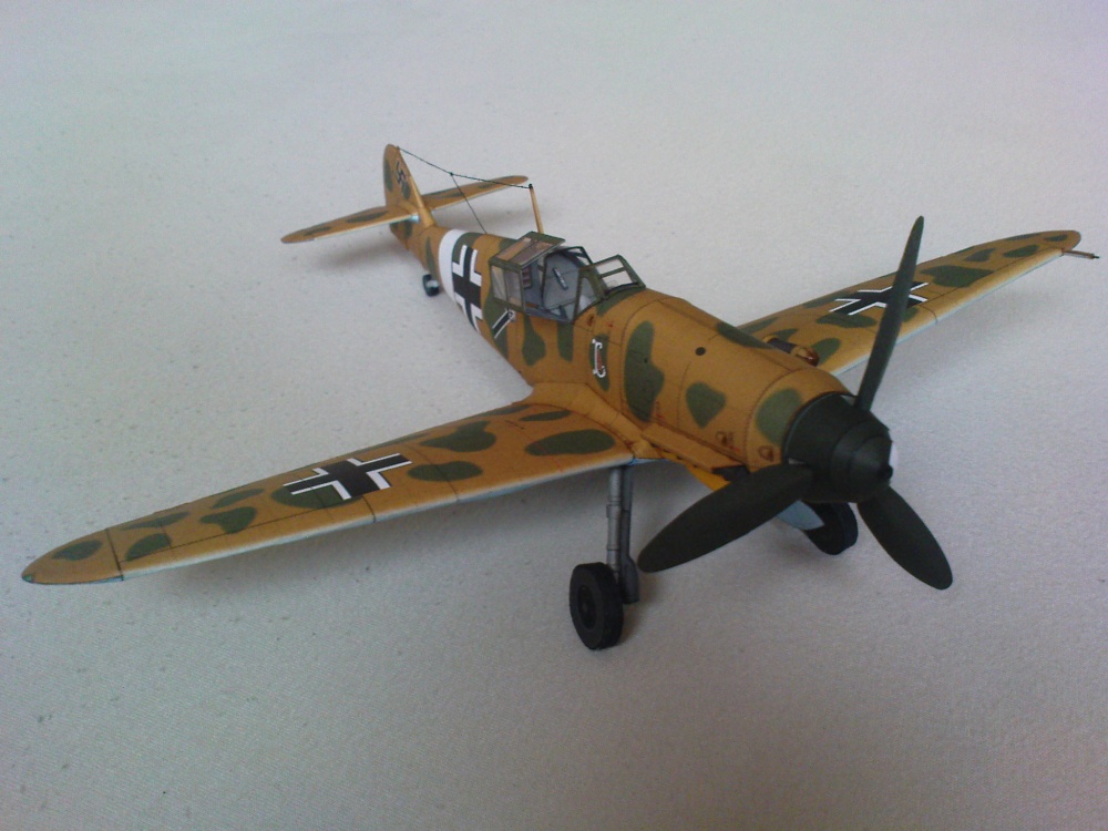 Messerschmitt Me 109g - 2/trop (Plná velikost v novém okně) Messerschmitt Me 109g - 2/trop