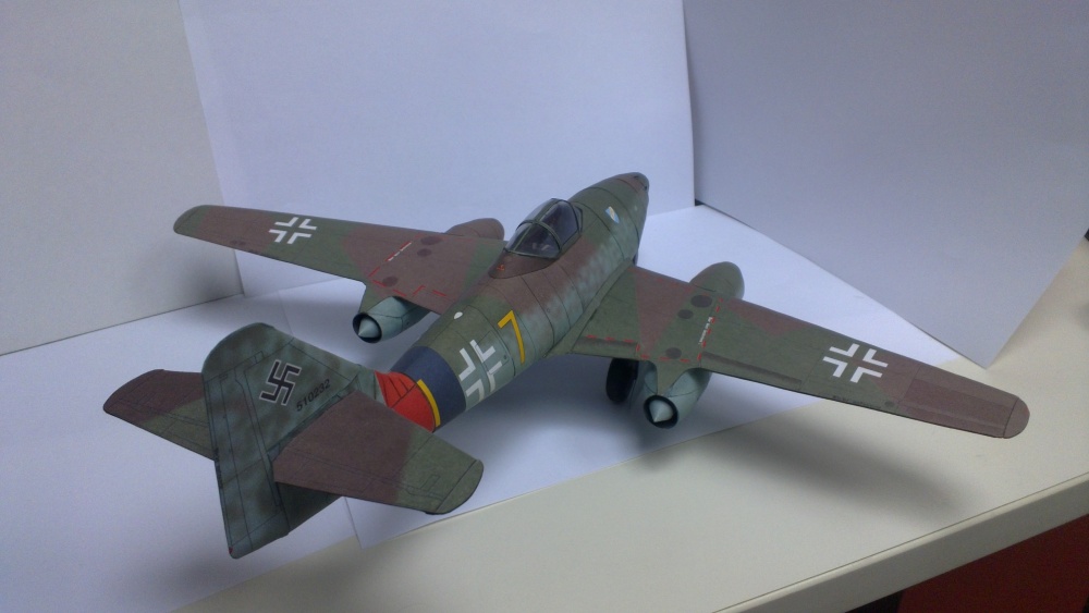 Messerschmitt Me 262 Schwalbe (Plná velikost v novém okně) Messerschmitt Me 262 Schwalbe