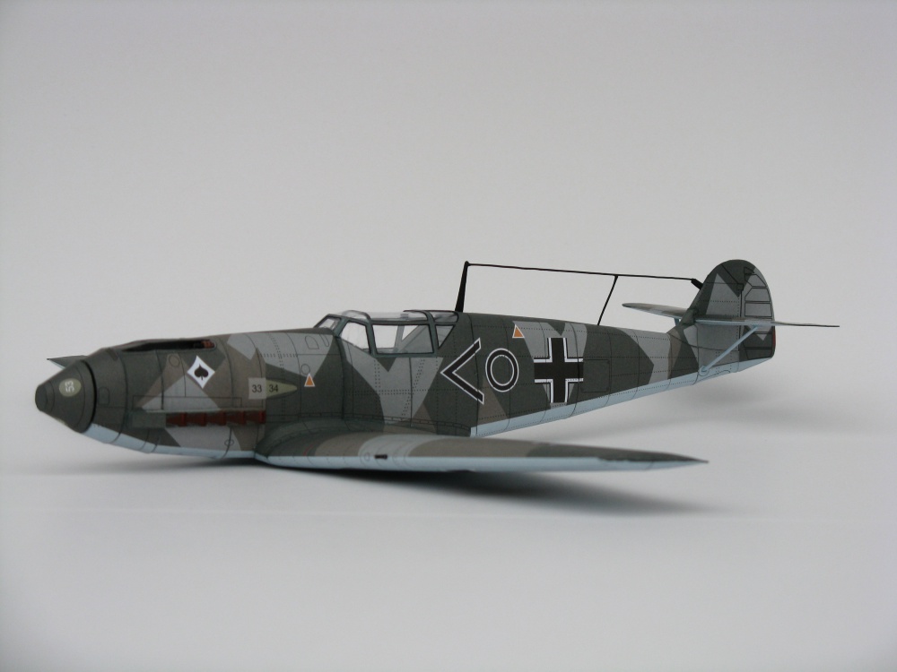 Messerschmitt Bf-109E-3 (Plná velikost v novém okně) Messerschmitt Bf-109E-3