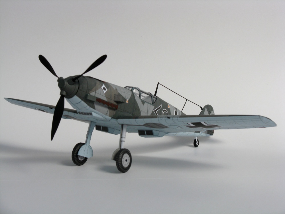 Messerschmitt Bf-109E-3 (Plná velikost v novém okně) Messerschmitt Bf-109E-3
