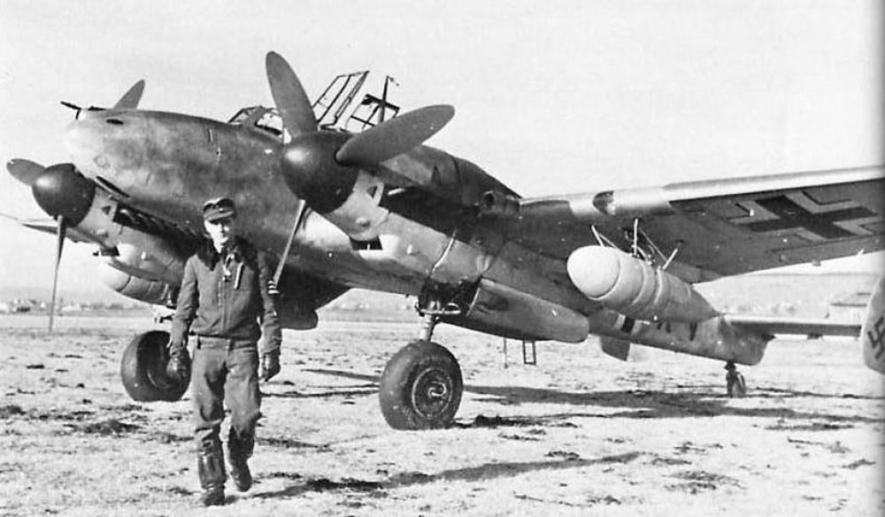 Messerschmitt Bf 110G-2 (Plná velikost v novém okně) Messerschmitt Bf 110G-2