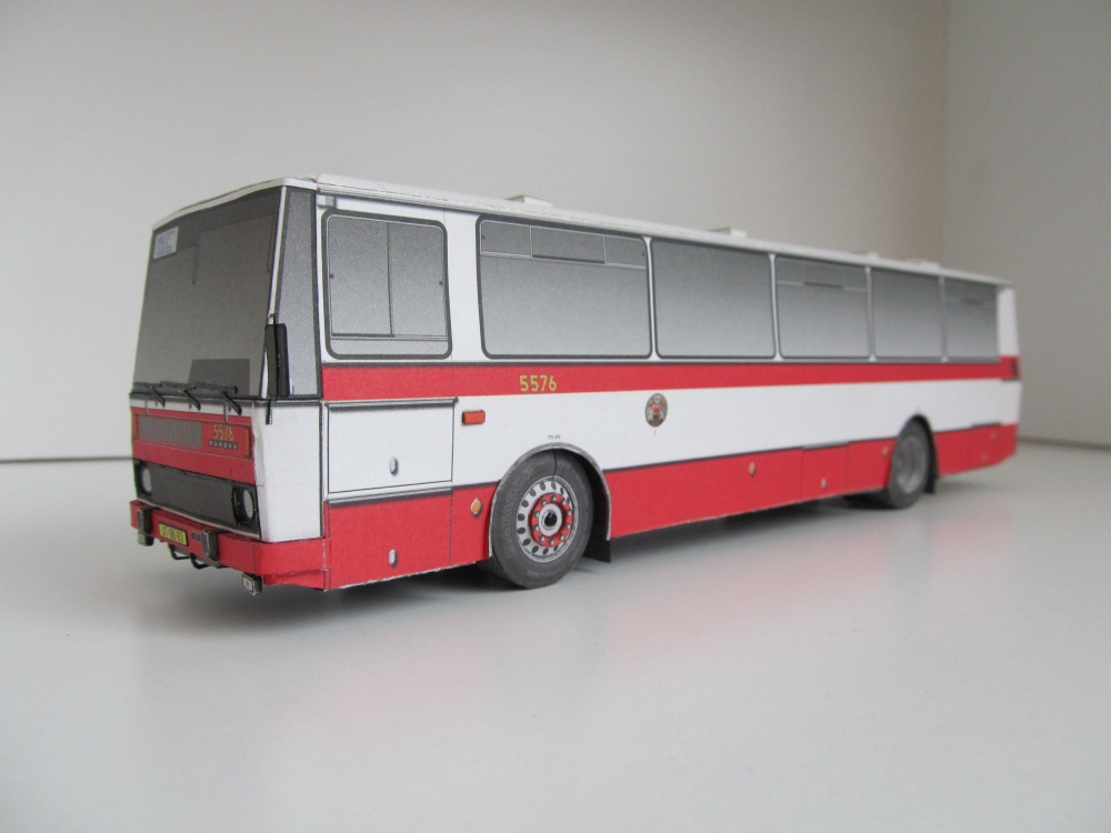 272884