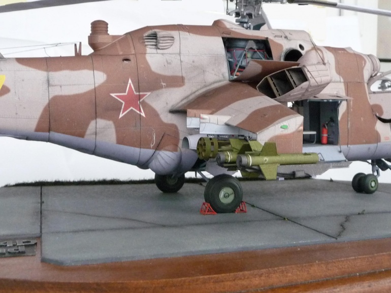 Mi-24D HIND (Plná velikost v novém okně) Mi-24D HIND