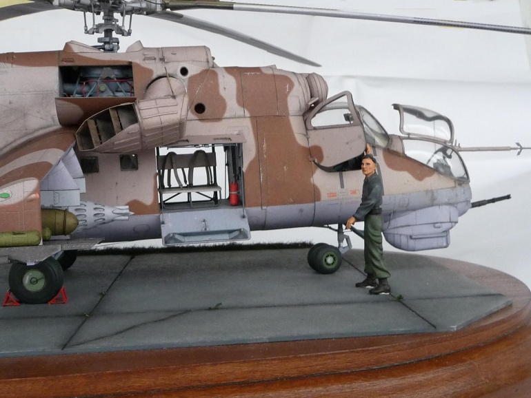 Mi-24D HIND (Plná velikost v novém okně) Mi-24D HIND