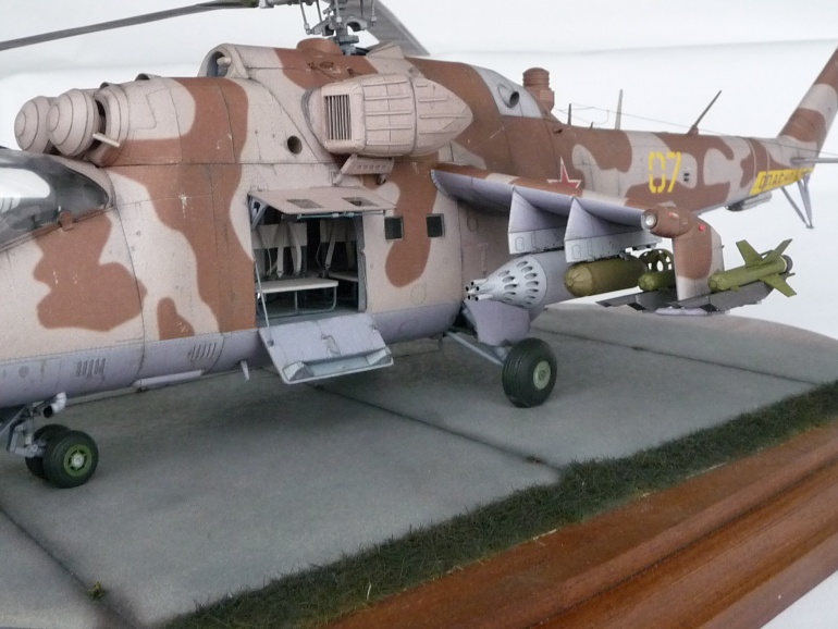 Mi-24D HIND (Plná velikost v novém okně) Mi-24D HIND