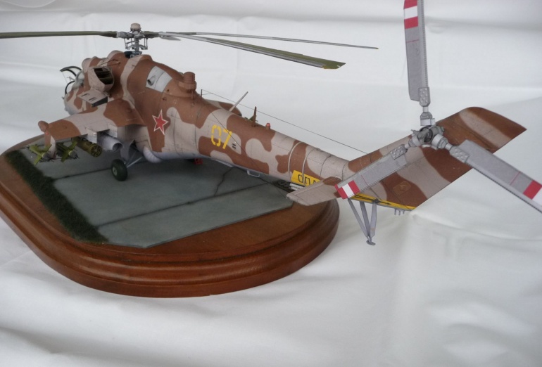 Mi-24D HIND (Plná velikost v novém okně) Mi-24D HIND