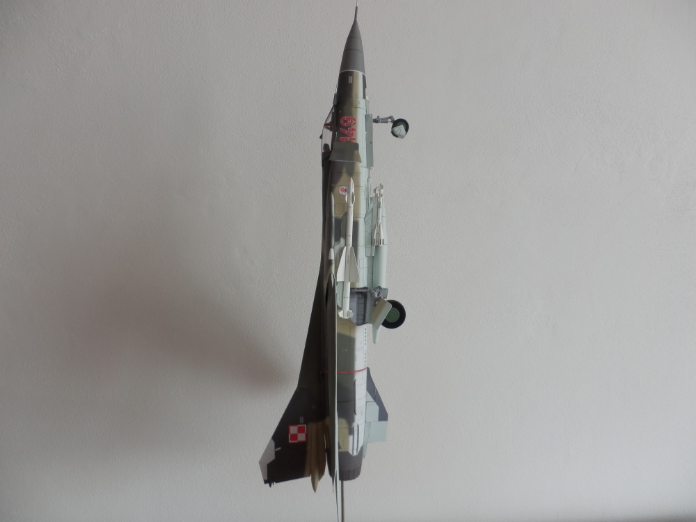MiG 23 MF (Plná velikost v novém okně) MiG 23 MF
